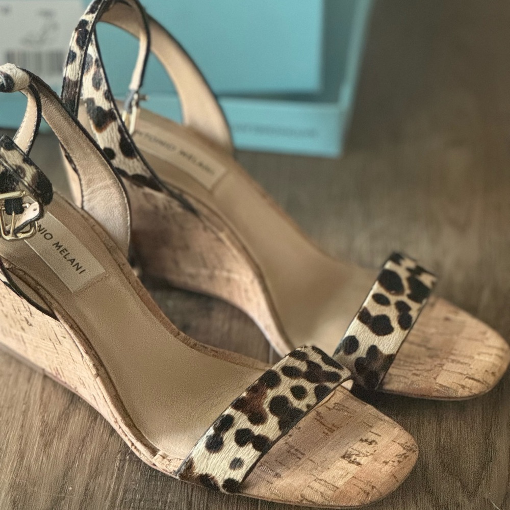 Spring is here! Size 7.5 Antonio Melani ankle strap wedges perfect for next trip